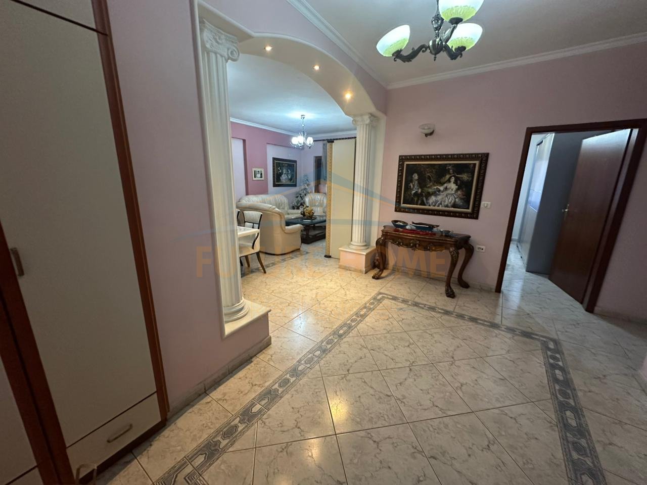 Shitet, Apartament 3+1+2, Rruga Kongresi Manastirit, Tirane.