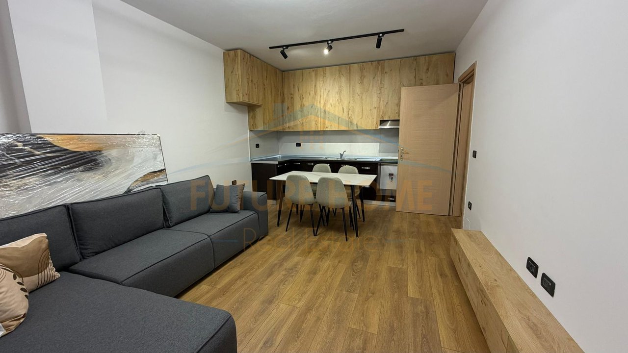 Shitet, Apartament 2+1, Unaza e Re, Tiranë