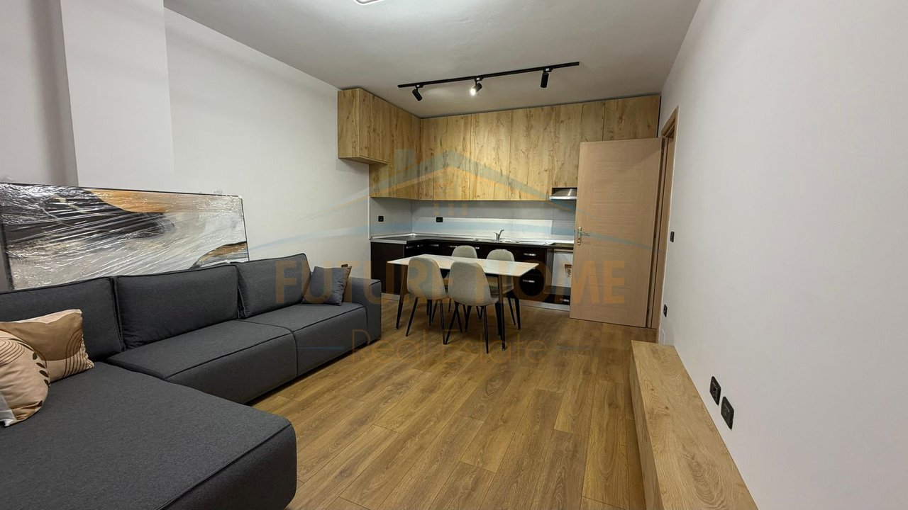 Shitet, Apartament 2+1, Unaza e Re, Tiranë