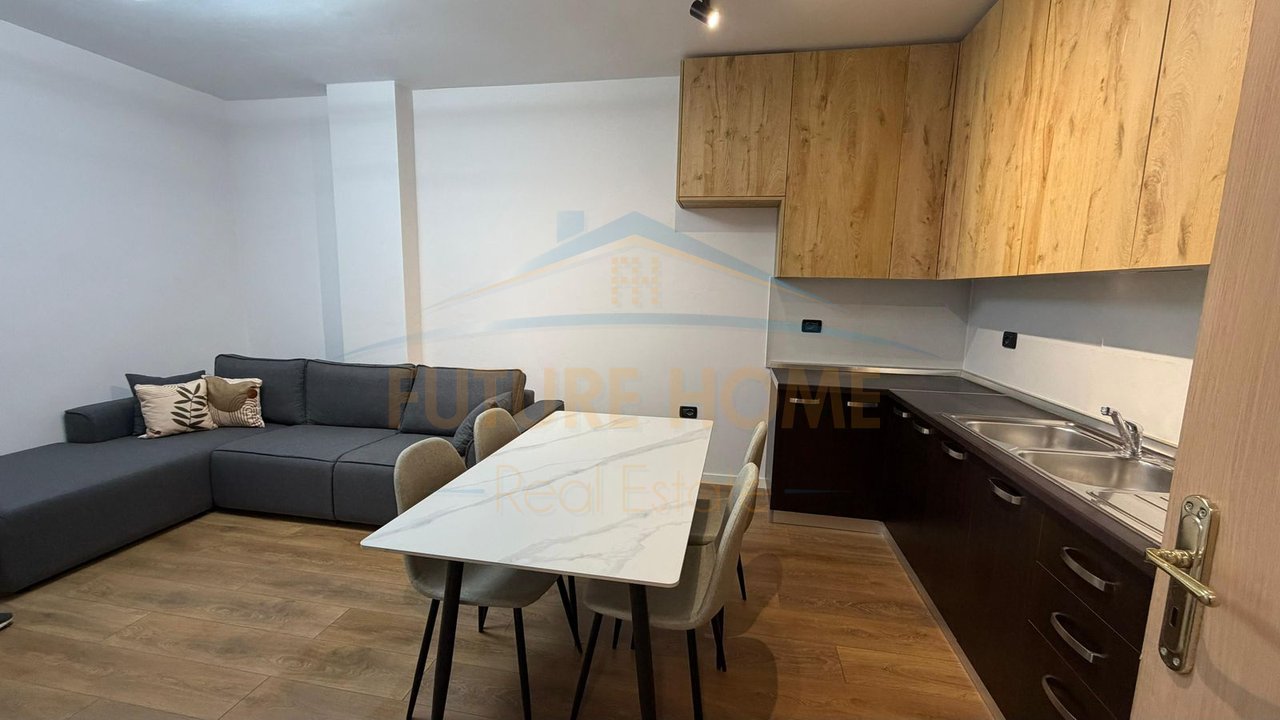 Shitet, Apartament 2+1, Unaza e Re, Tiranë