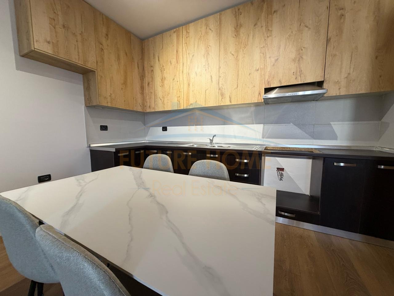 Shitet, Apartament 2+1, Unaza e Re, Tiranë