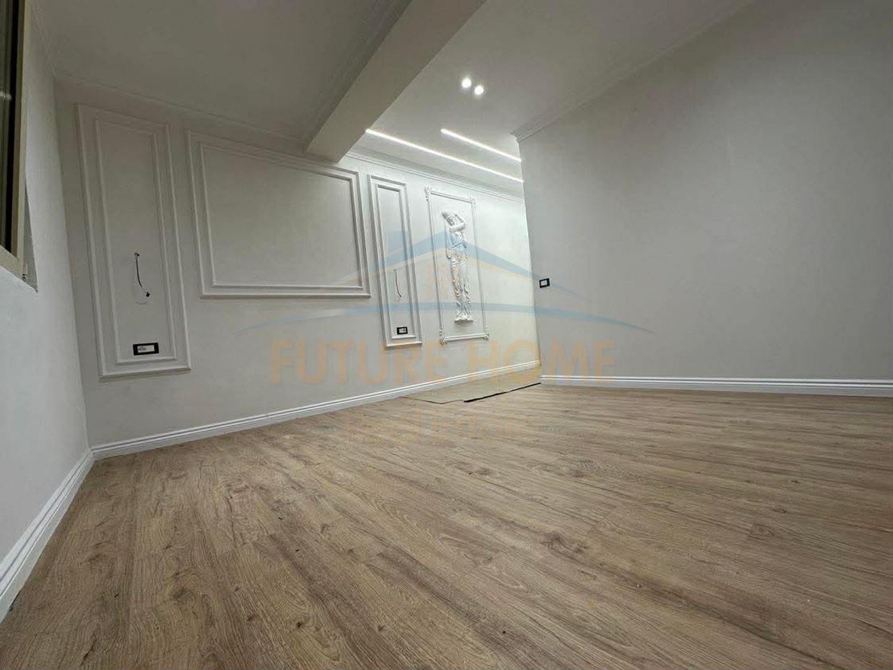 Shitet Apartament 1+1+Verand Kompleksi Fratari , Unaza e Re