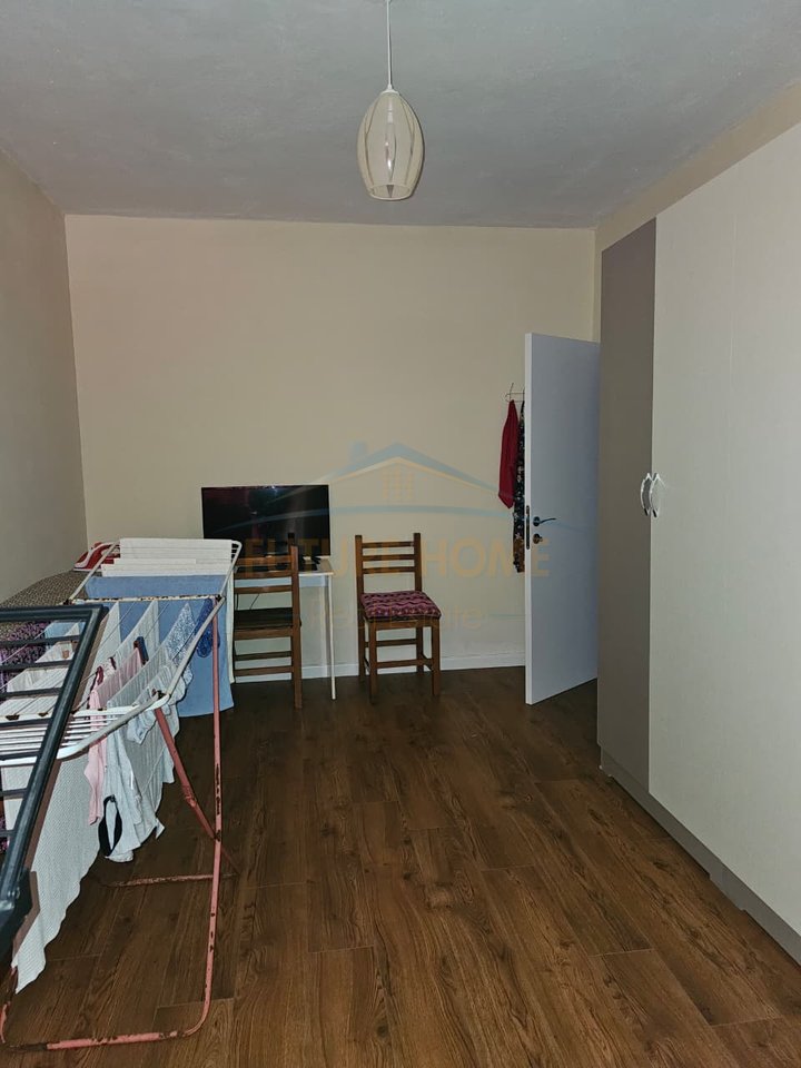 Shitet, Apartament 2+1, Pranë UKD, Durrës
