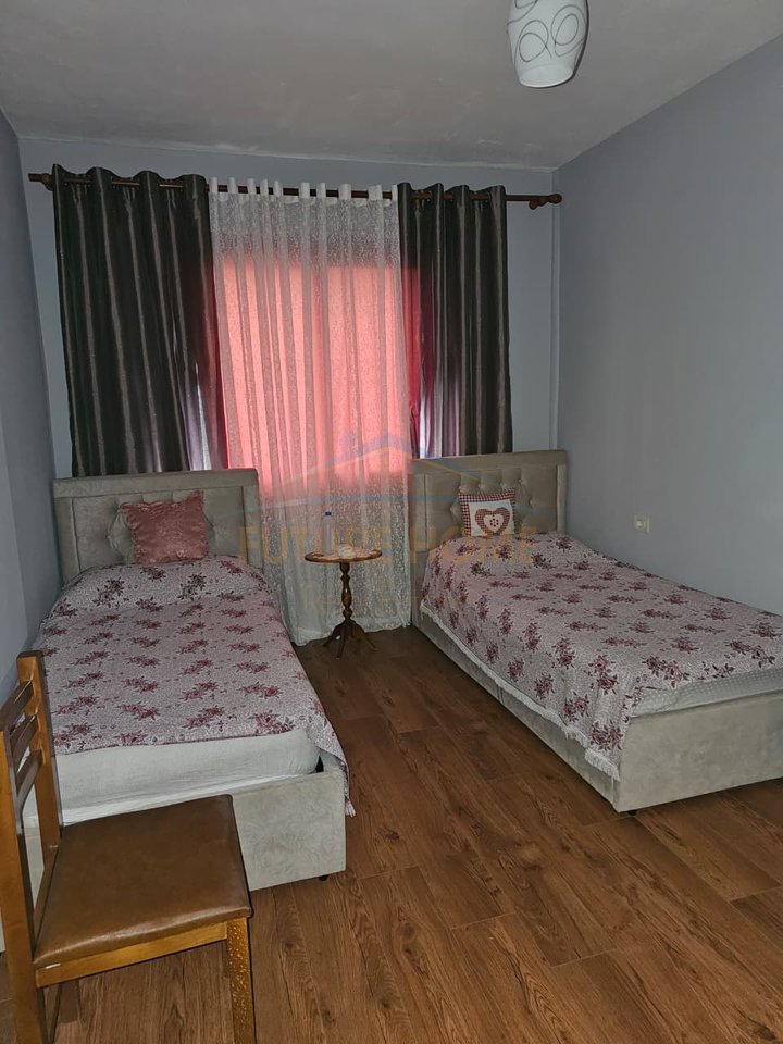 Shitet, Apartament 2+1, Pranë UKD, Durrës