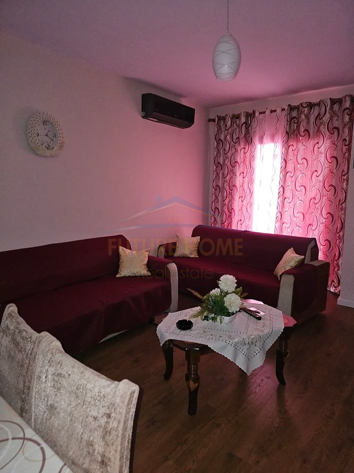 Shitet, Apartament 2+1, Pranë UKD, Durrës