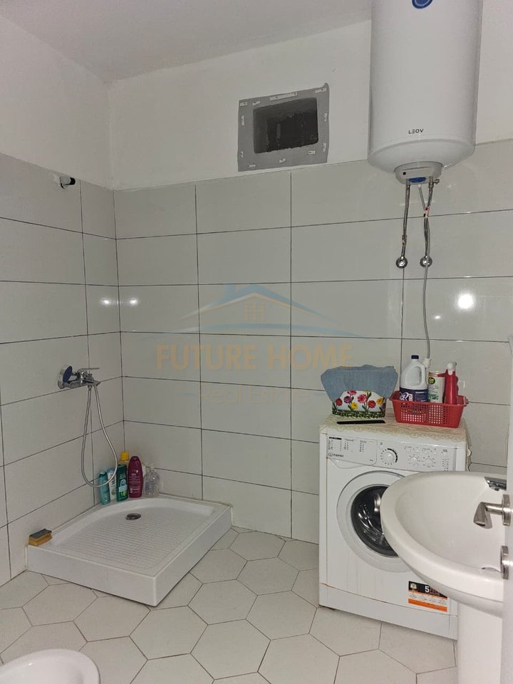 Shitet, Apartament 2+1, Pranë UKD, Durrës