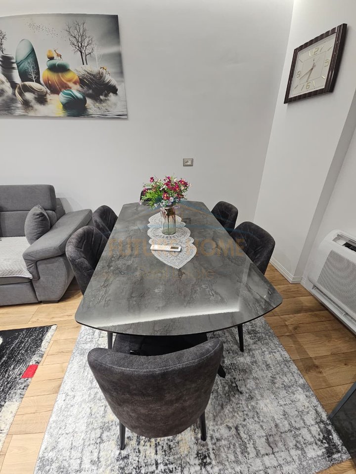 Shitet, Apartament 2+1+ Post Parkimi, Stacioni Trenit, Durres