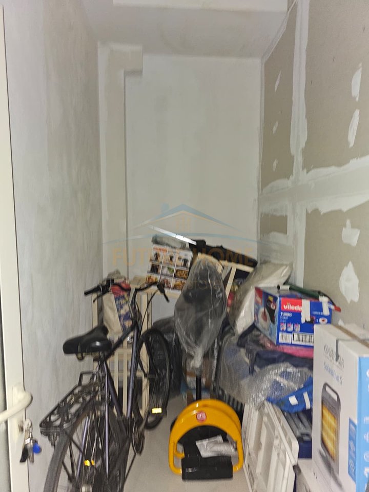 Shitet, Apartament 2+1+ Post Parkimi, Stacioni Trenit, Durres