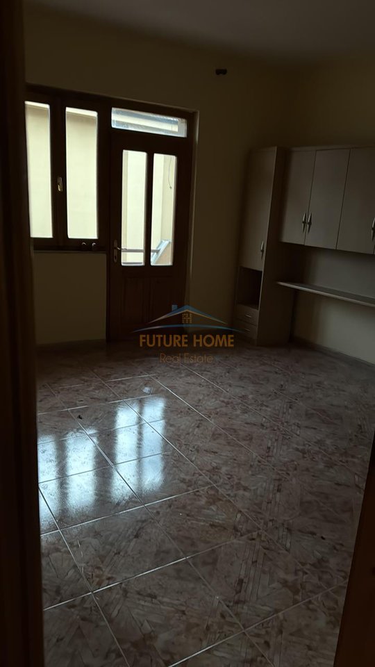 Qera, Vile 2-Kateshe, Allias  , Tirane