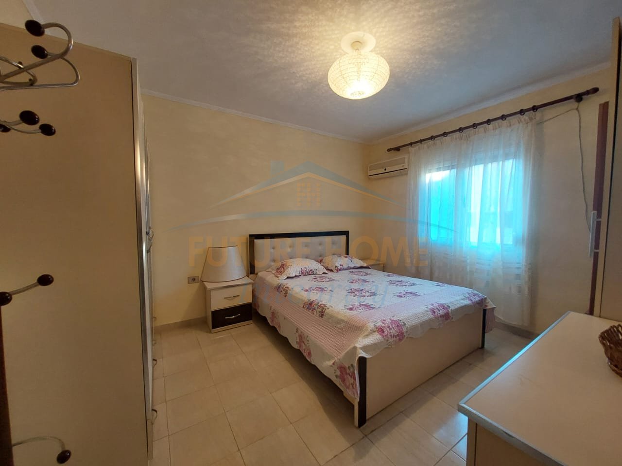 Shitet, Apartament 1+1, Ish Tregu Elektrik, Tiranë.