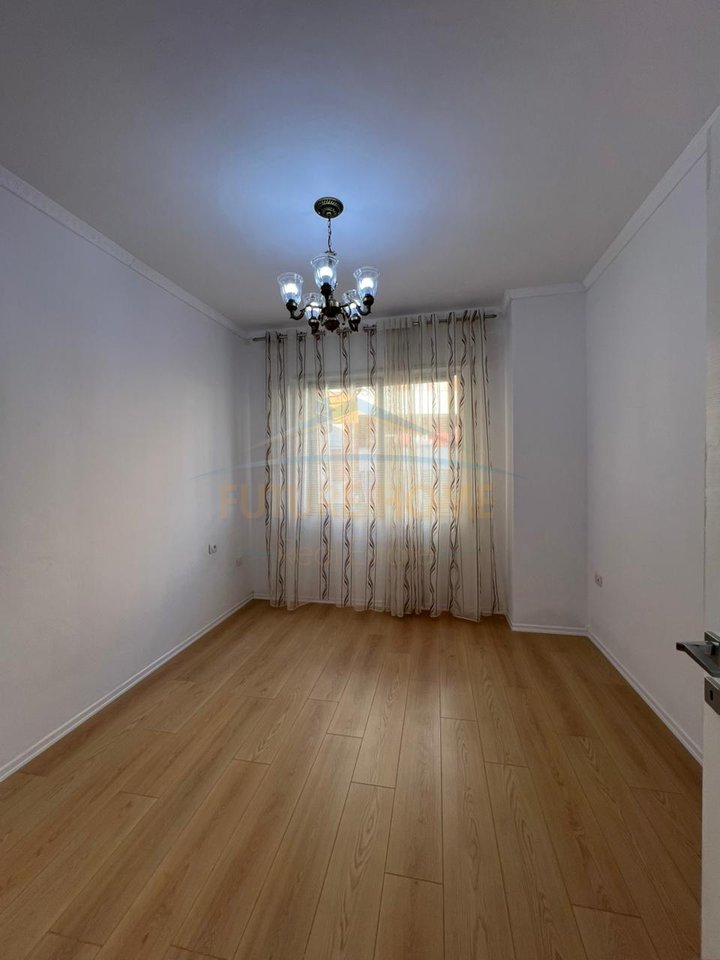 For sale, 2+1 Apartment, Thesarit Street, Fresk, Tirana