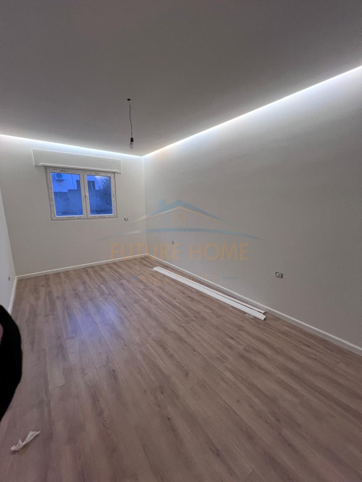 Shitet, Apartament 1+1, Materniteti i Ri