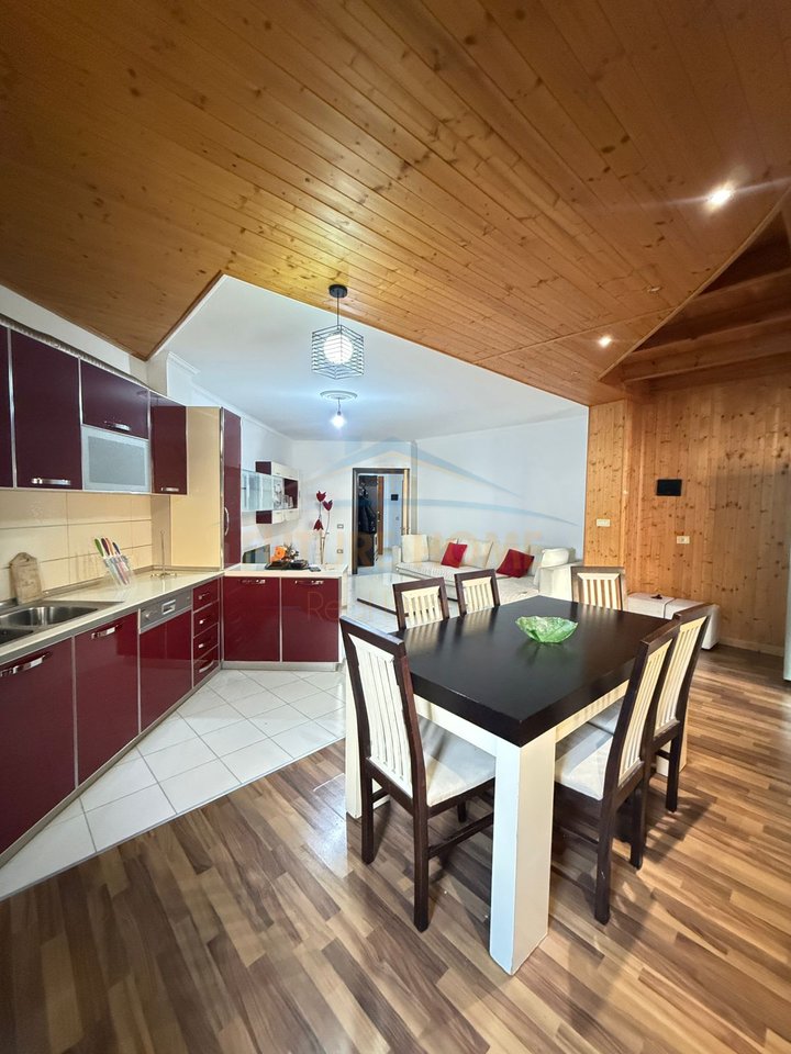 Qera,Apartament 2+1+2+ Verande , Yzberisht