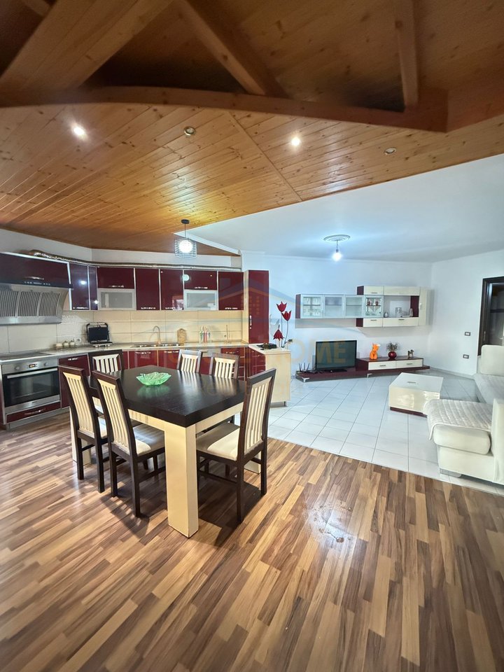 Qera,Apartament 2+1+2+ Verande , Yzberisht