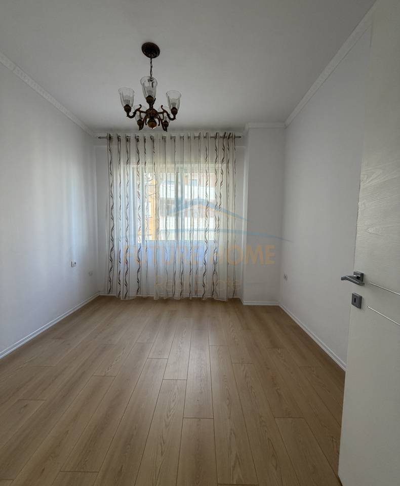 For sale, 2+1 Apartment, Thesarit Street, Fresk, Tirana