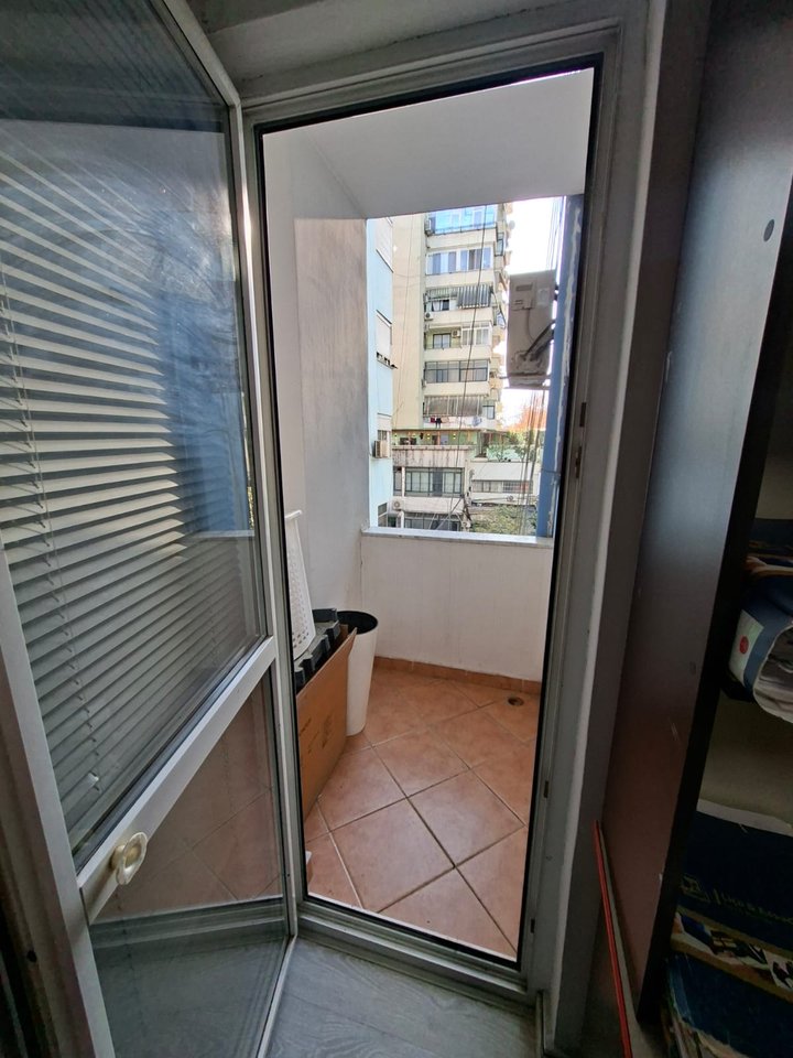 For rent, Office Space, Myslym Shyri, Tirana.