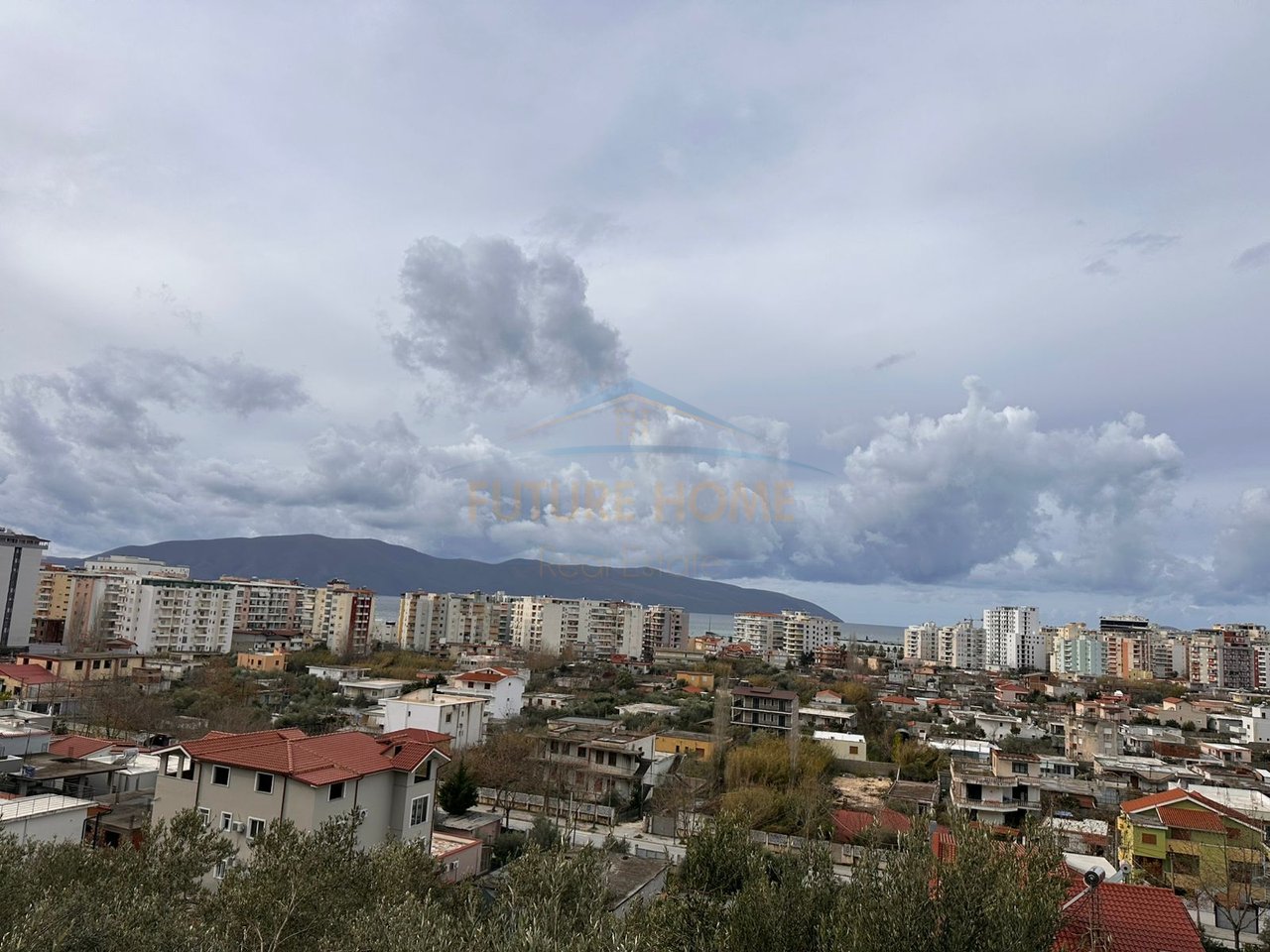 Qera , Shtëpi Private 1+1, Lagja ¨10 Korriku¨ , Vlore