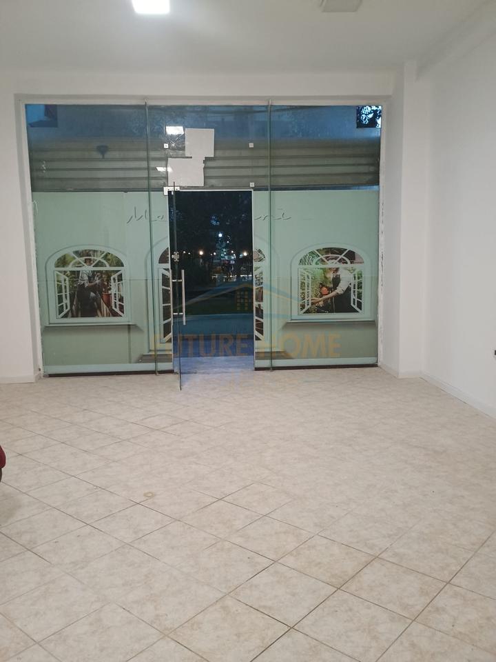 Shitet, Ambient Biznesi, Lagja e Cabenjve, Tiranë