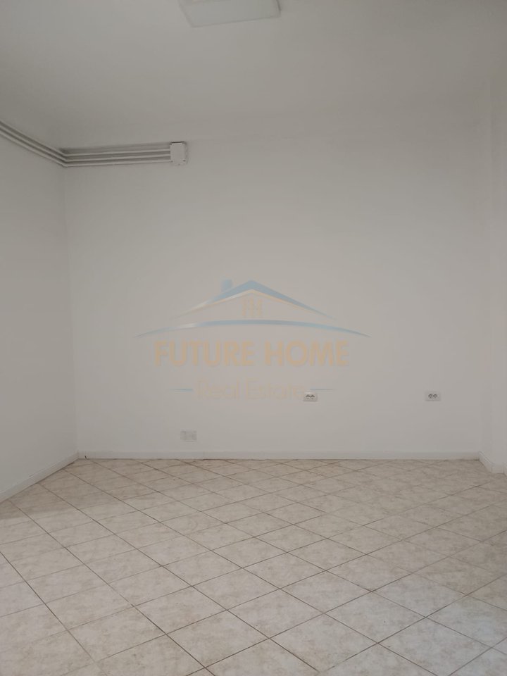 Shitet, Ambient Biznesi, Lagja e Cabenjve, Tiranë