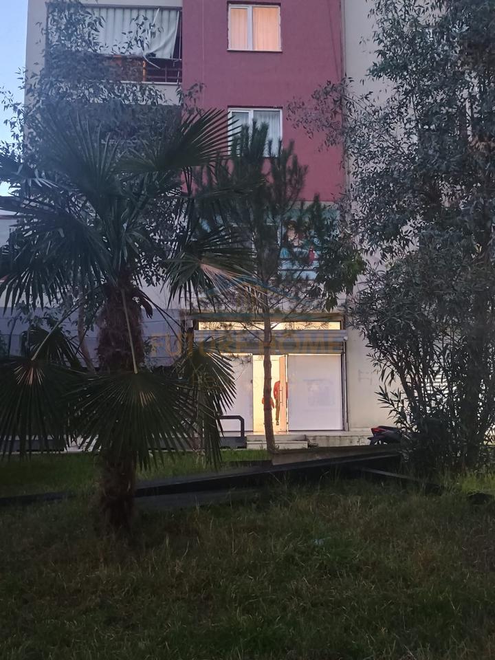 Shitet, Ambient Biznesi, Lagja e Cabenjve, Tiranë