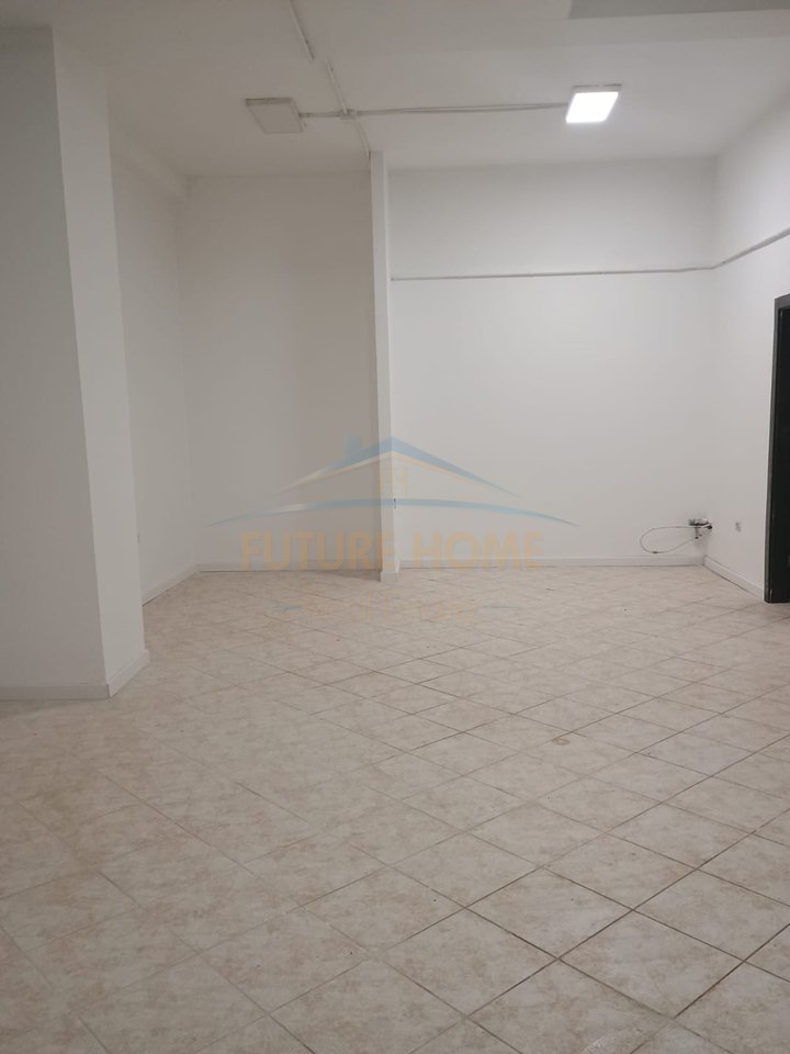 Shitet, Ambient Biznesi, Lagja e Cabenjve, Tiranë