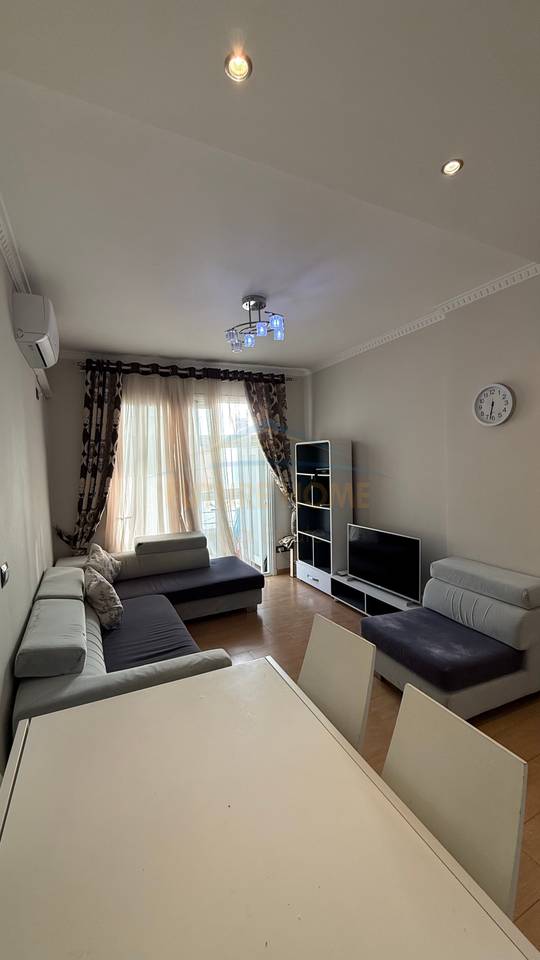 For rent, 2+1 Apartment, Museum of Martyrs, Durrës