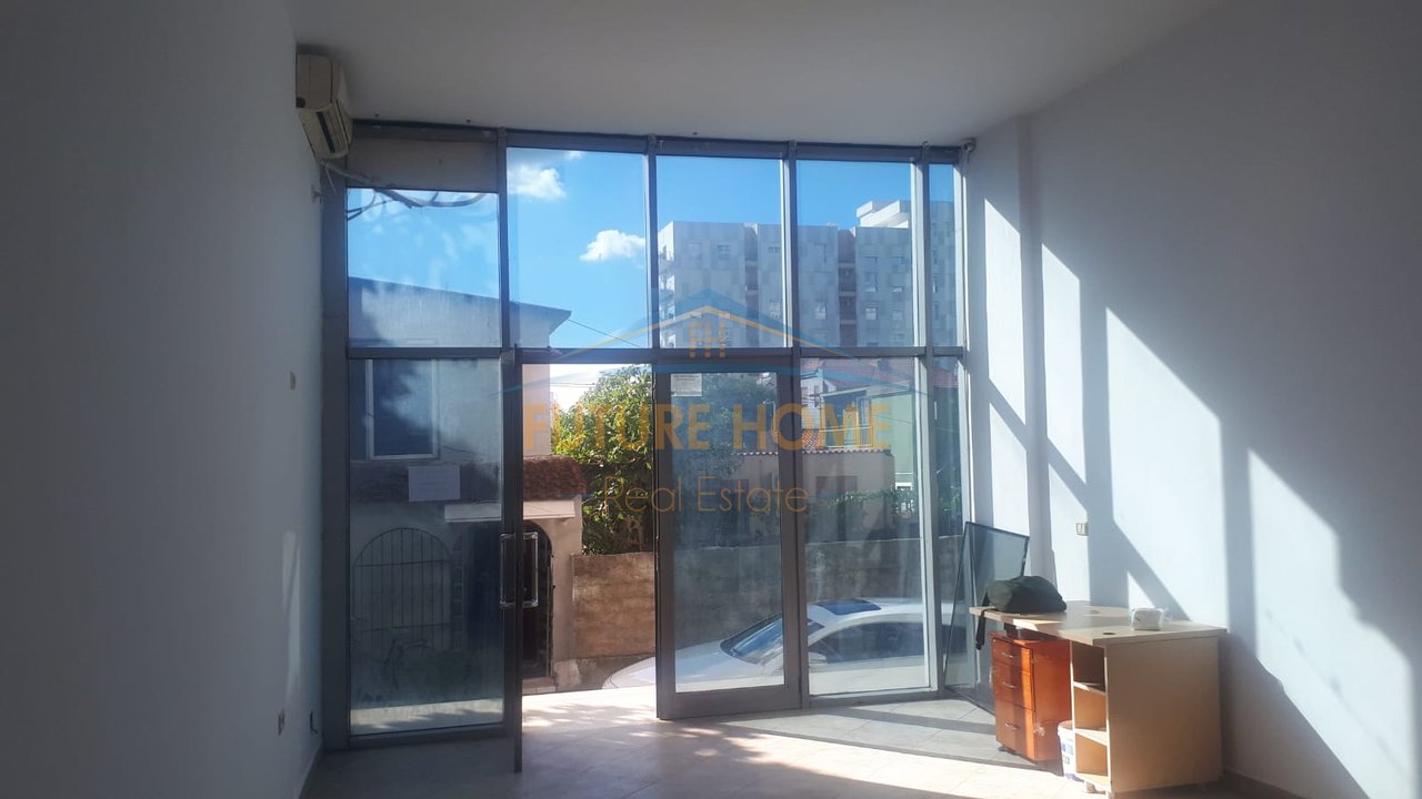 Shitet,Ambient Biznesi,Rruga Dritan Hoxha,Tirane