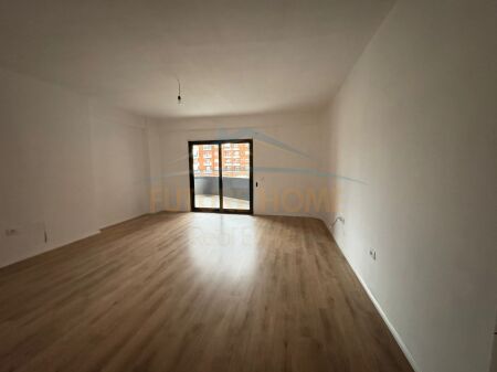 Qera, Apartament 2+1+Post parkimi, Unaza e Re