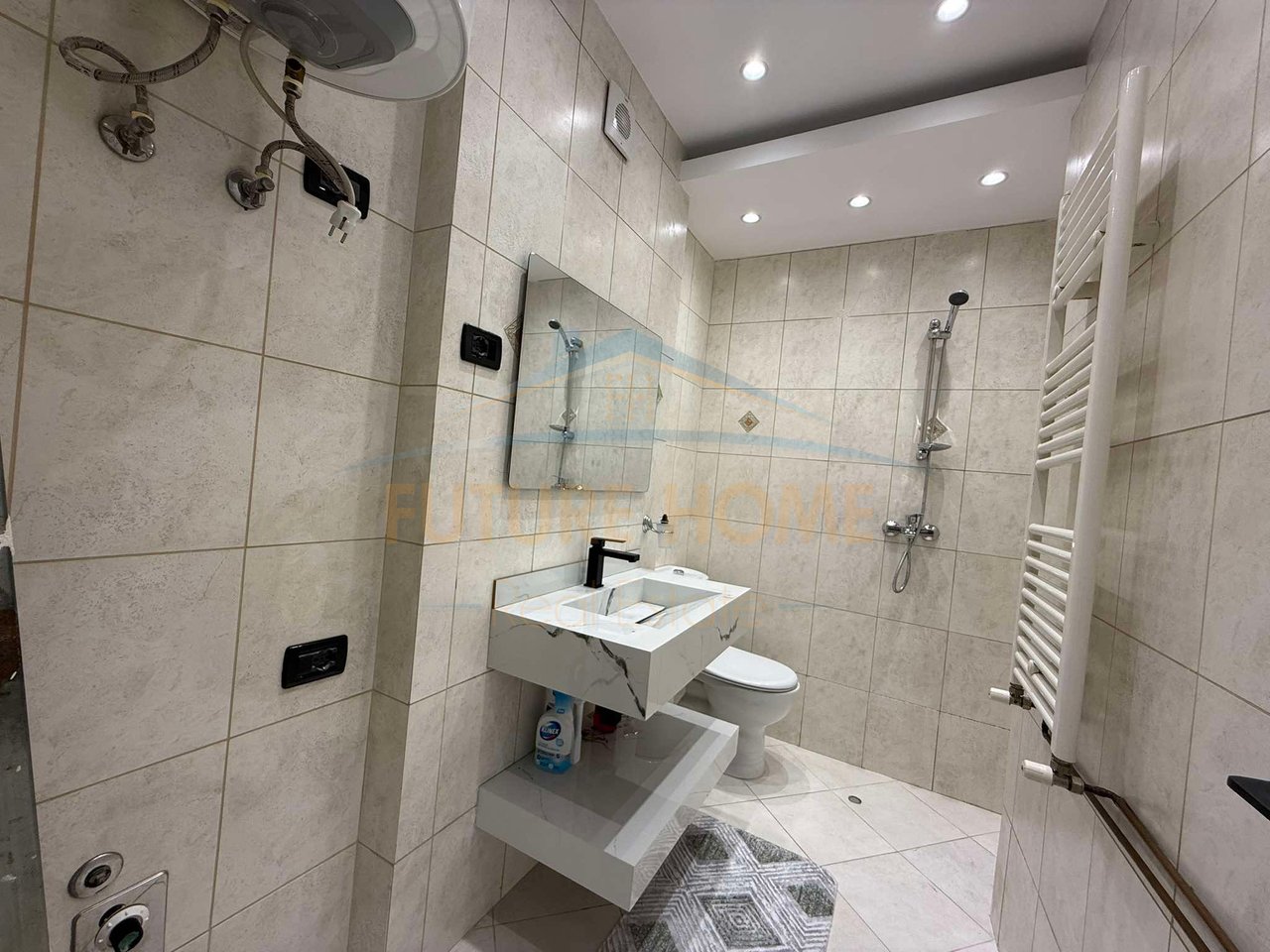 Shitet, Apartament 2+1+2, Rruga e Kosovareve, Tirane.