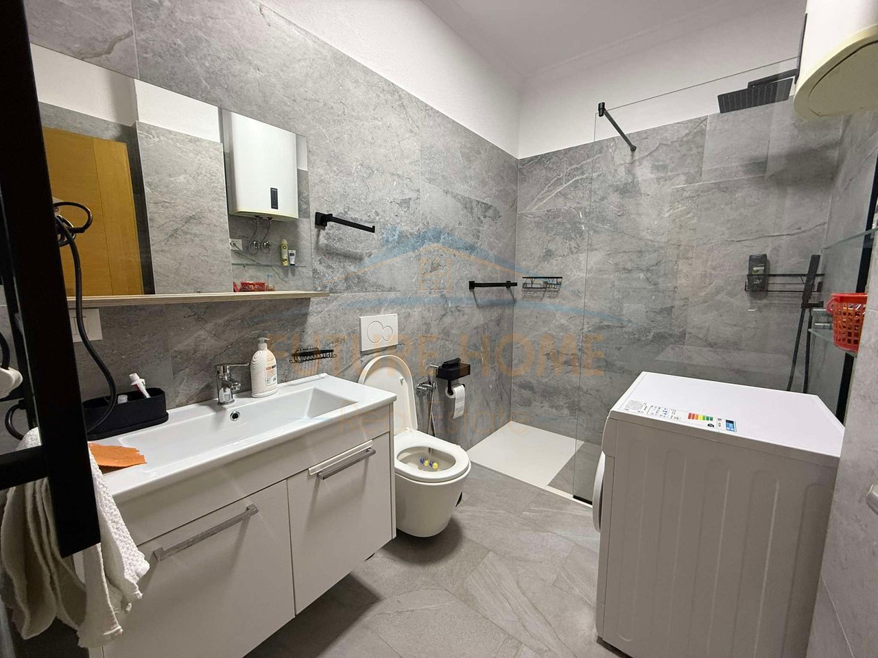 Qira, Apartament 3+1+2, Liqeni i Thate