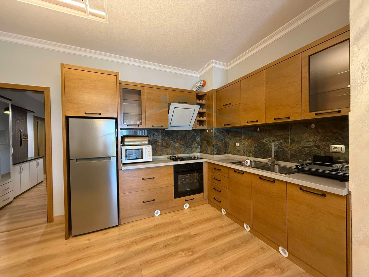 Qira, Apartament 3+1+2, Liqeni i Thate