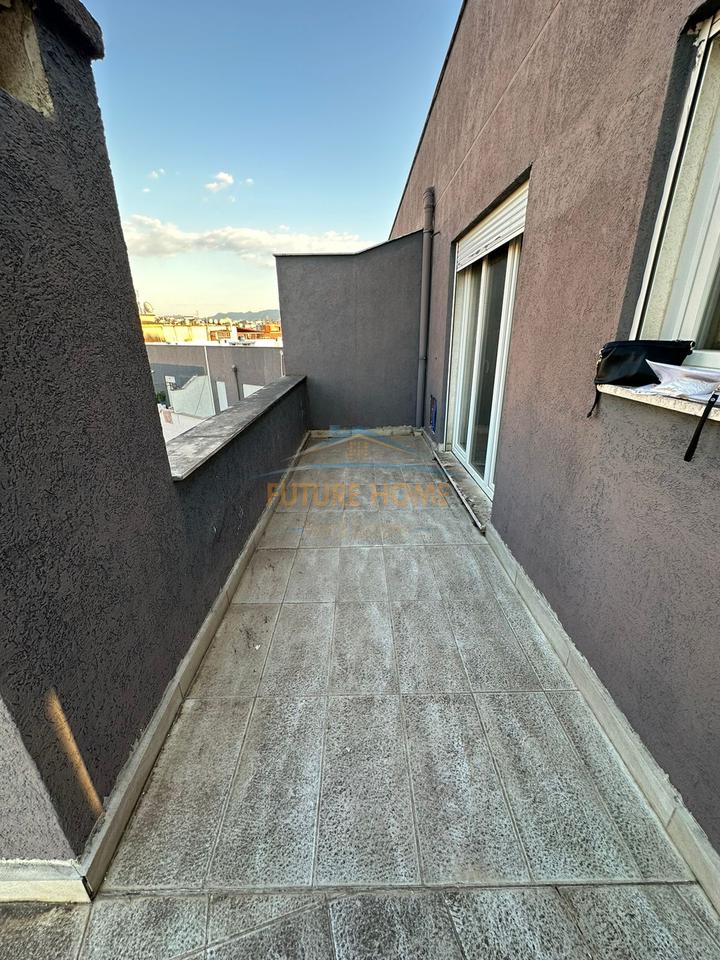 Shitje, Penthouse, Bulevardi Zhan Dark,Tiranë.