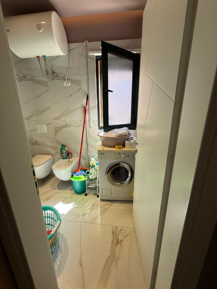 In vendita, Appartamento 1+1, Green City Residence, Nuovo Anello, Tirana.