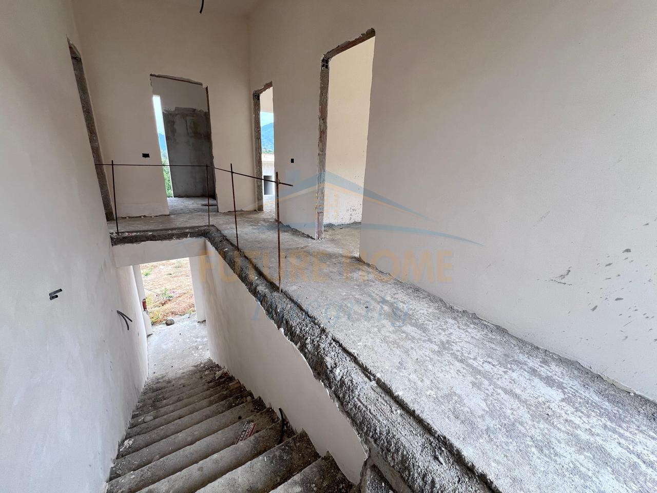 In vendita, Villa su 2 piani, Green Field Residence, Tirana.