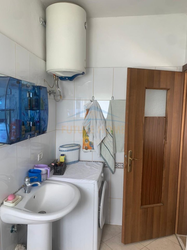 Shitet, Apartament 2+1+2, Golem.