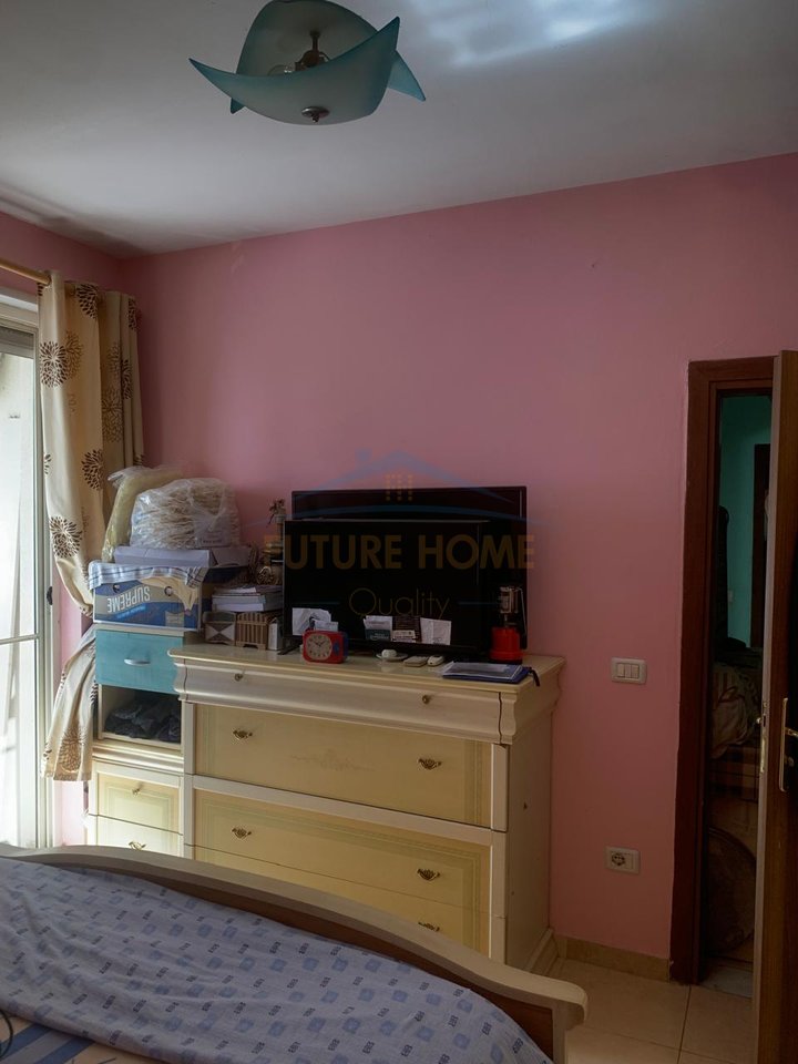 Shitet, Apartament 2+1+2, Golem.