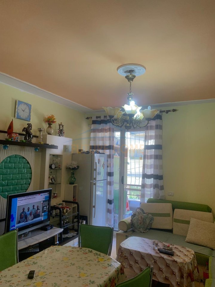 Shitet, Apartament 2+1+2, Golem.
