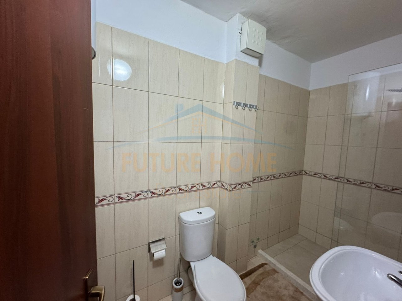 Shitet, Apartament 2+1+2, Mali i Robit, Golem