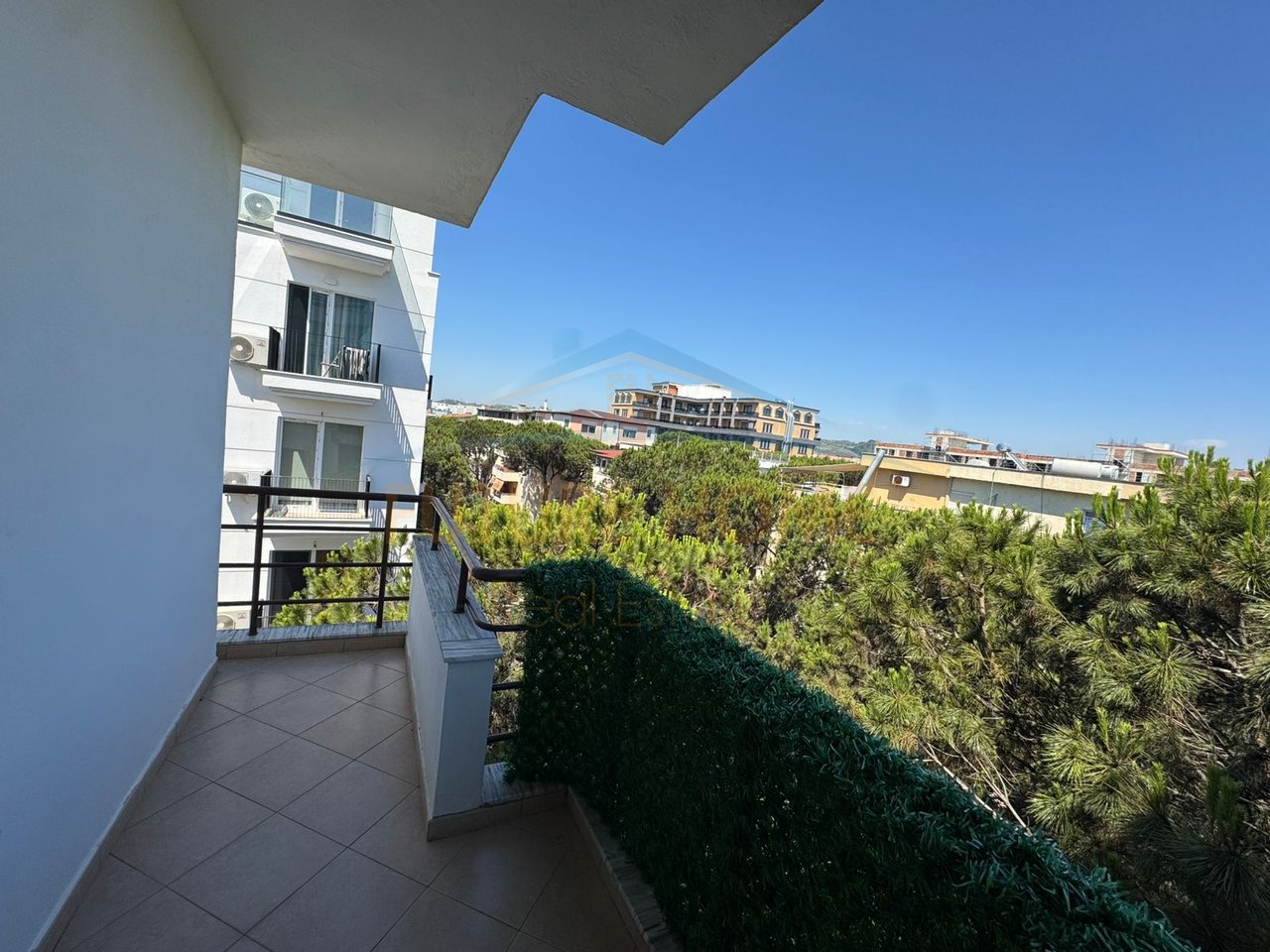 Shitet, Apartament 2+1+2, Mali i Robit, Golem