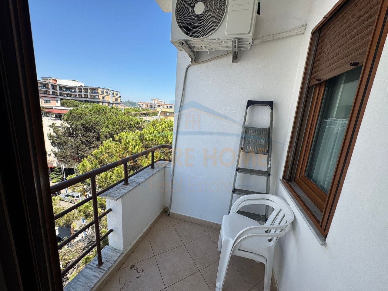 Shitet, Apartament 2+1+2, Mali i Robit, Golem