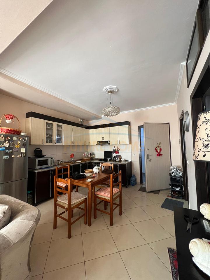Shitet, Apartament  2+1, Fresk, Tirane