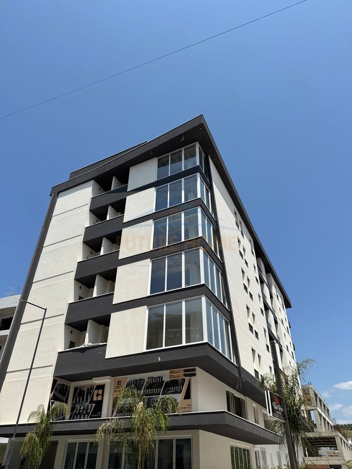 Shitet, Apartament 2+1, Golem