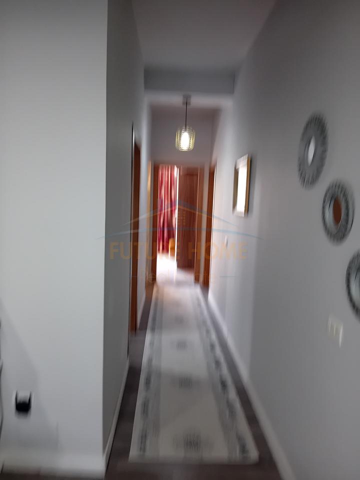 In vendita, Villa su 2 piani, Via Jorgo Plaku. Tirana