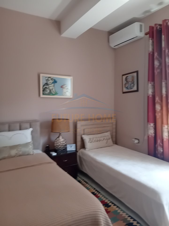 In vendita, Villa su 2 piani, Via Jorgo Plaku. Tirana