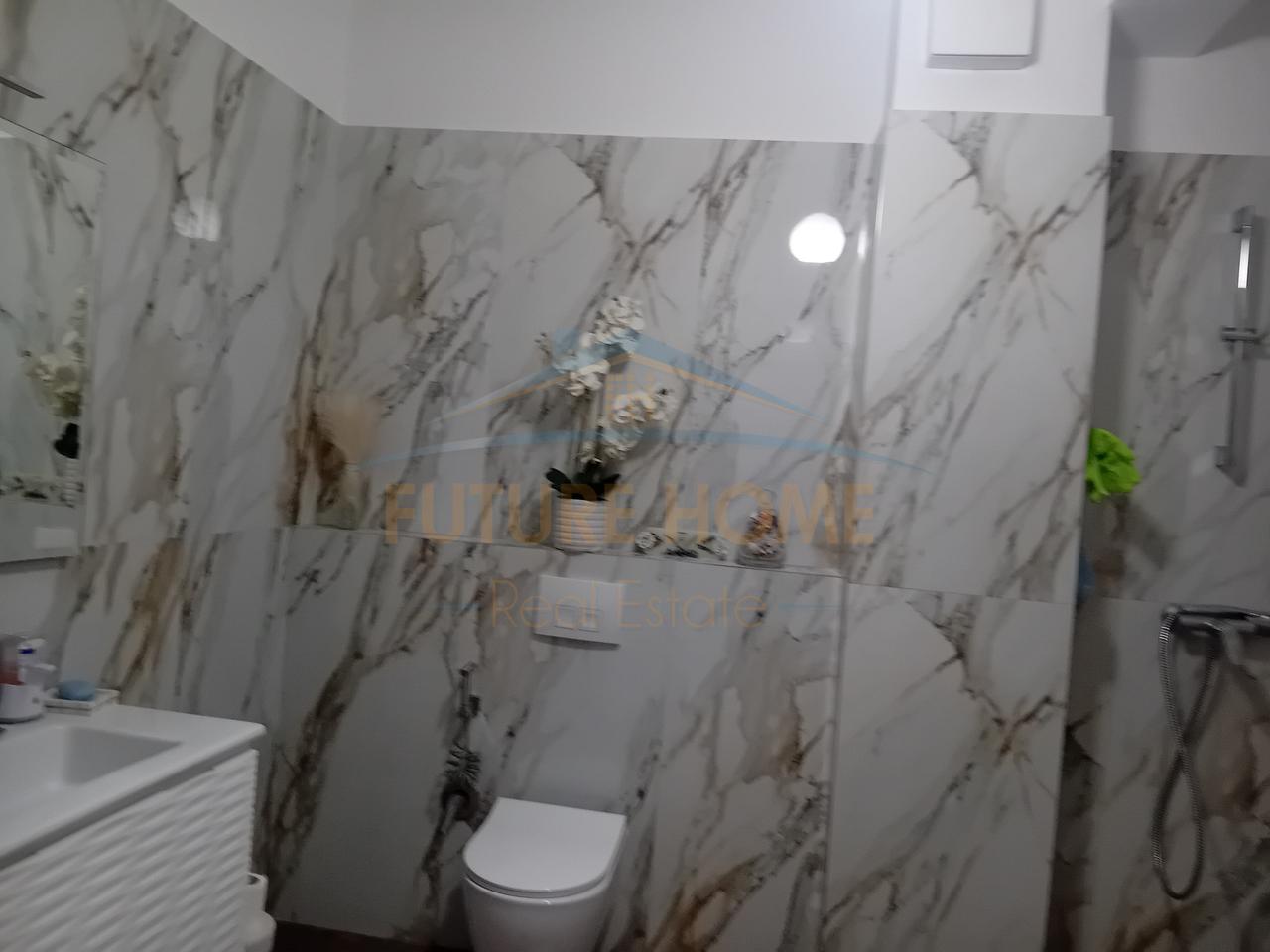 In vendita, Villa su 2 piani, Via Jorgo Plaku. Tirana