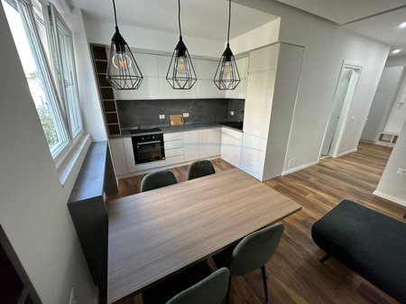 Qera, Apartament 2+1+Post Parkimi, Liqeni i Thate, Tiranë.