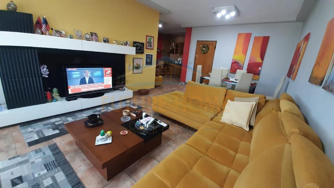 For sale, Apartment 3+1+2, Rruga e Dibrës, Tirana