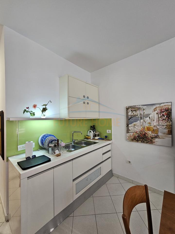 Qira, Appartamento 1+1+2 Balconi, Shkembi Kavajes, Durazzo