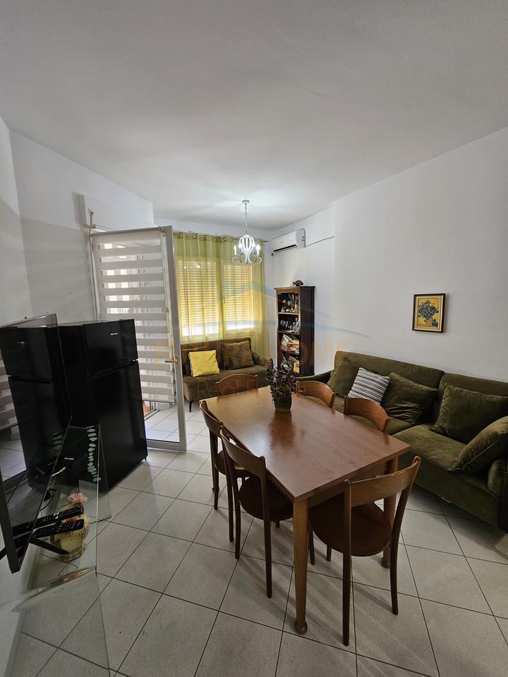 Qira, Appartamento 1+1+2 Balconi, Shkembi Kavajes, Durazzo