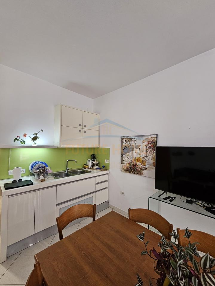 Qira, Appartamento 1+1+2 Balconi, Shkembi Kavajes, Durazzo
